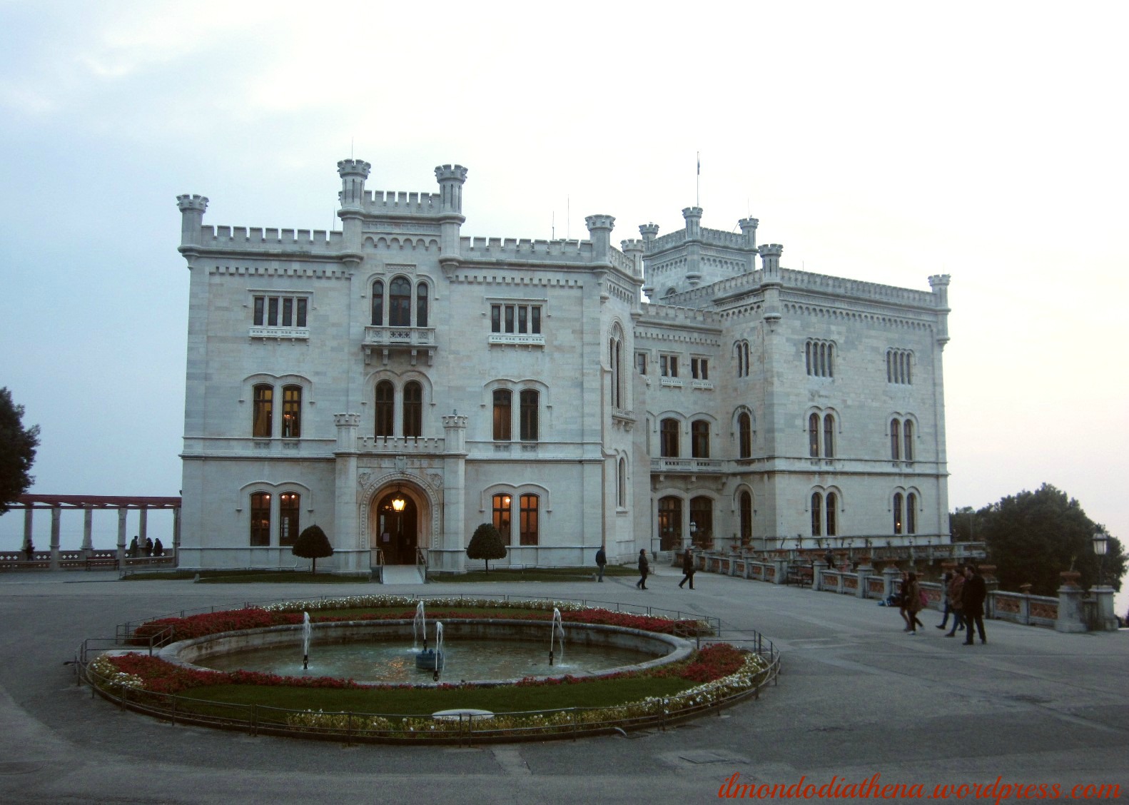 trieste castello miramare