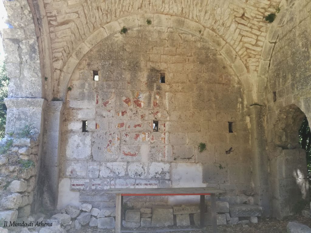 affreschi dell'abbazia della santissima trinità sul monte sacro