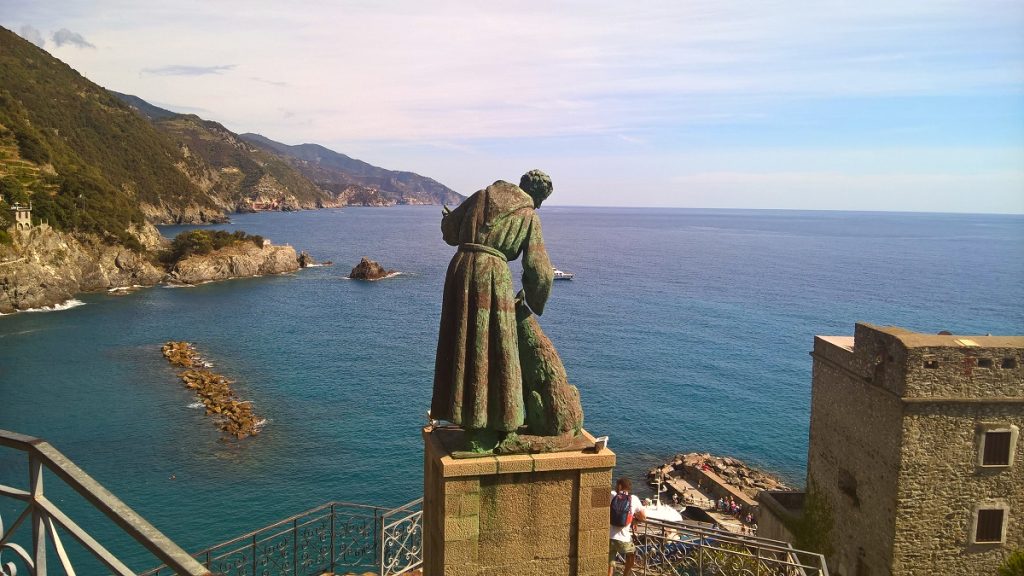 statua di san francesco a monterosso al mare