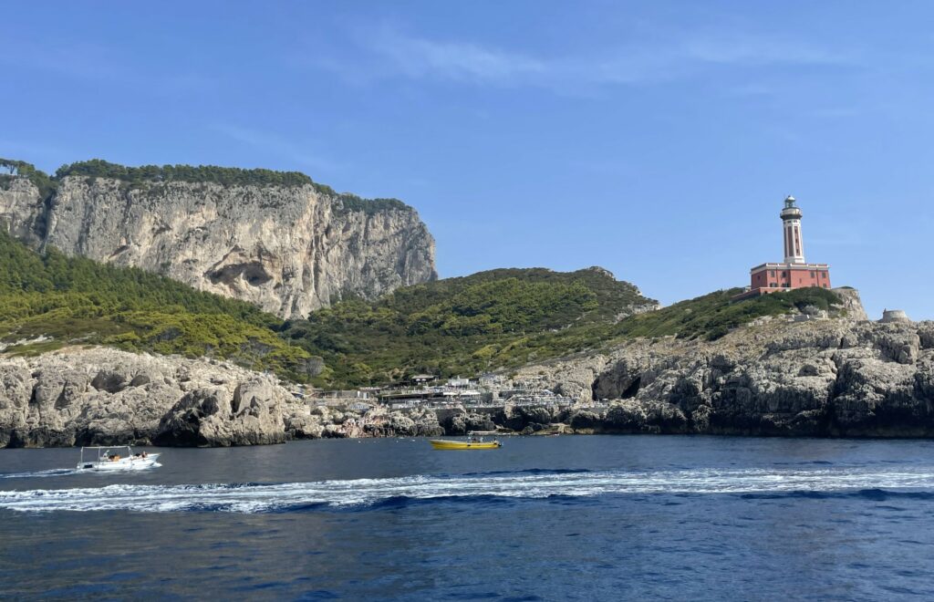 Spiaggia e faro di Punta Carena, Capri