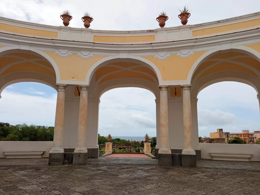 Villa Campolieto: colonnato