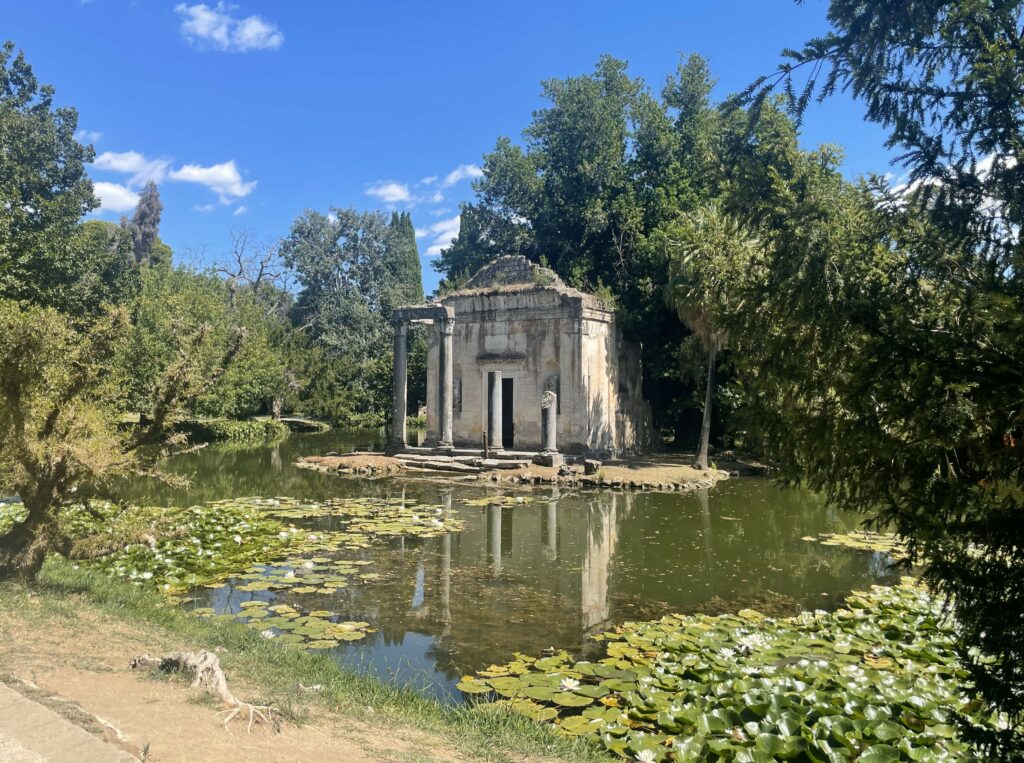 Reggia di Caserta: Lago e Casa dei Cigni, Giardino inglese